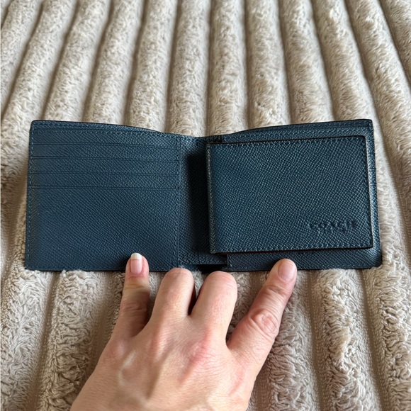 Coach Men's Compact ID Wallet in Dark Denim. - Picture 4 of 15